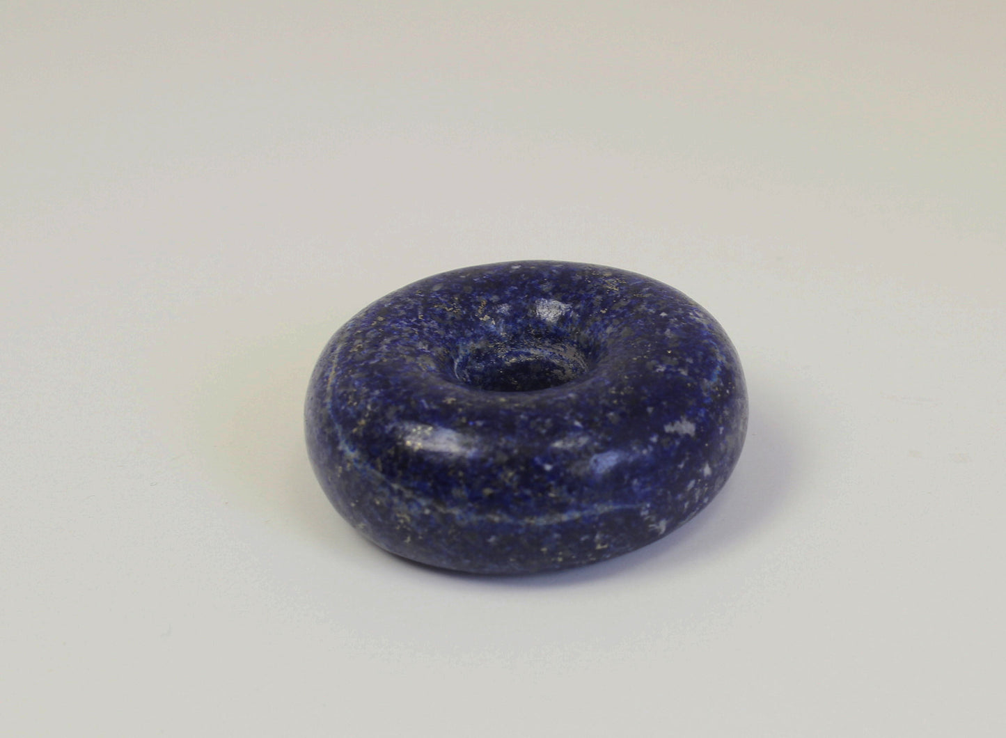 Copy of Blue Round Donut Shape Carved Lapis 青金石平安扣手把