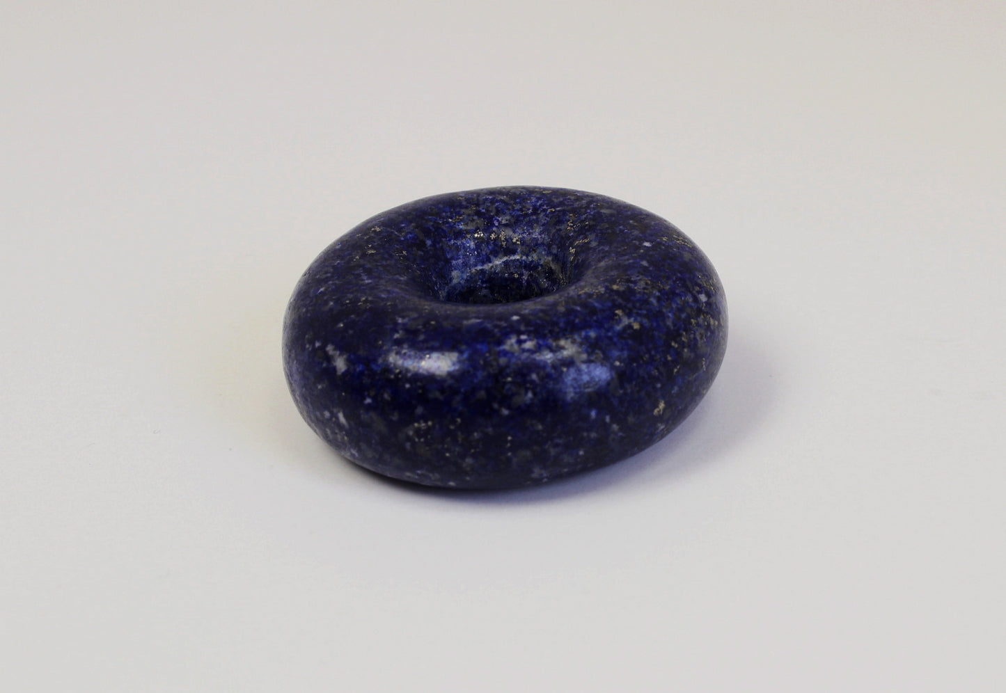 Copy of Blue Round Donut Shape Carved Lapis 青金石平安扣手把