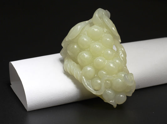 Translucent Light Yellow Color Jade Carved Grape Amulet 和田玉葡萄手把