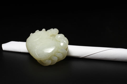 White Jade Carved Crab Pandent/ Mini Statue 和田玉螃蟹