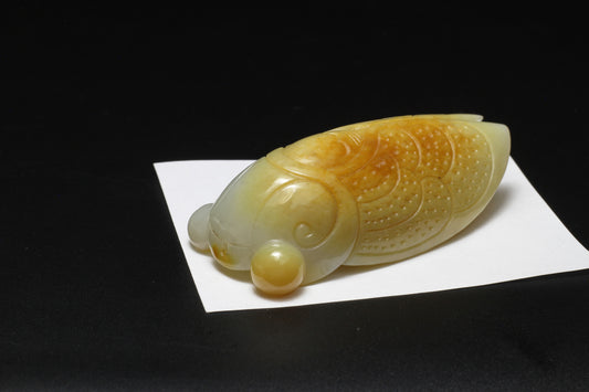 Yellow and white color Jade Carved Cicada 和田玉蝉