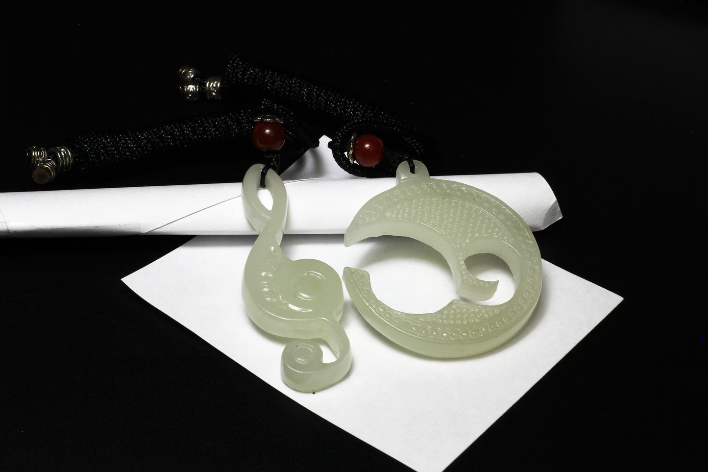 Translucent White Jade Carved 2 pieces of Pendant 和田玉吊坠一对